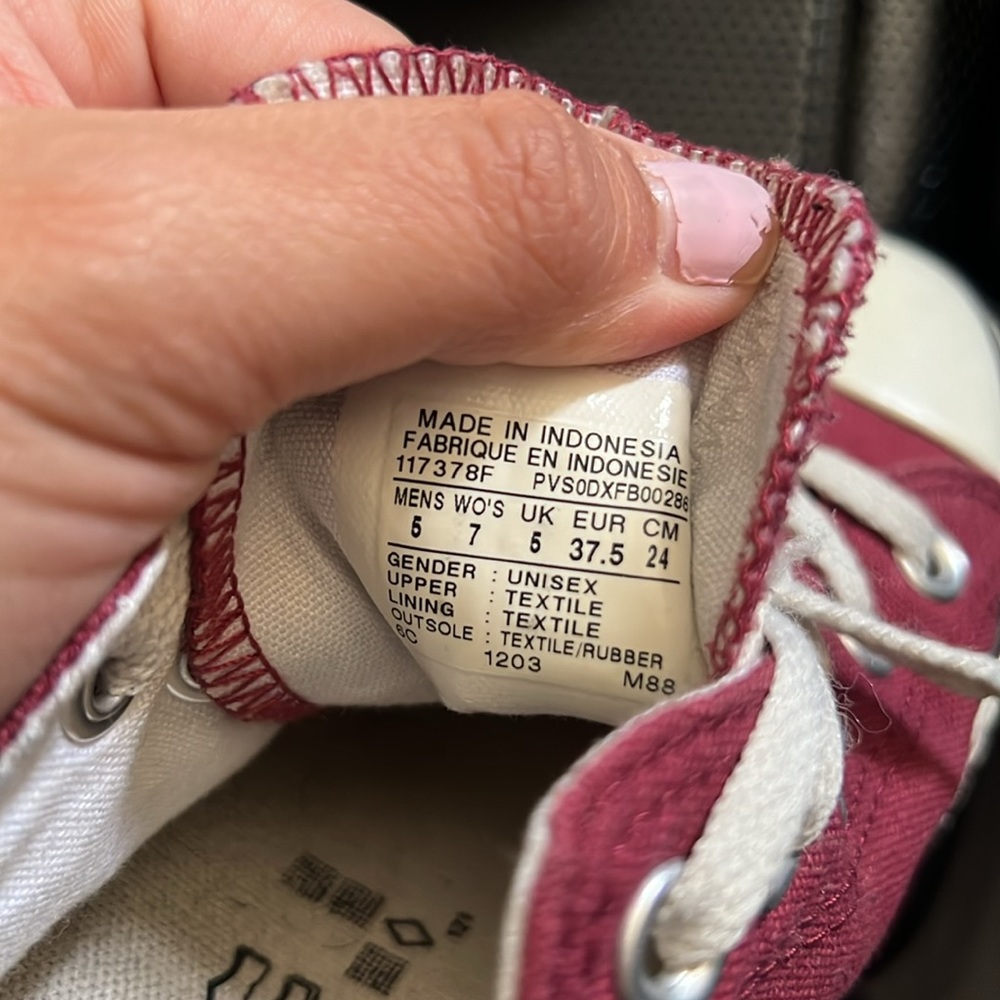 Converse - Picture 3 of 4